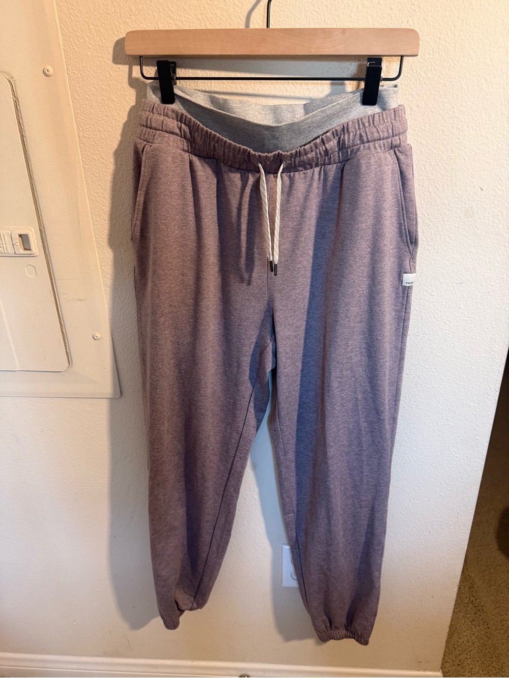 Vuori Performance Jogger Pants Women’s Small Heather Mauve Purple Drawstring